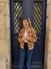Charger l'image dans la galerie, Veste Polaire Fleurie Camel Armand – Coupe Droite Col Montant |
