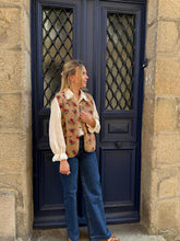 Charger l'image dans la galerie, Veste Sans Manches Femme Bouclette Fleurie Youna– Coupe Droite Style Bohème | La Capsule d'Evy