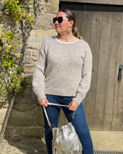 Charger l&#39;image dans la galerie, Pull taupe Sybille
