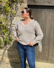 Charger l&#39;image dans la galerie, Pull taupe Sybille
