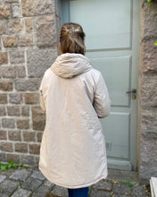 Charger l&#39;image dans la galerie, Parka fourrée beige Maria

