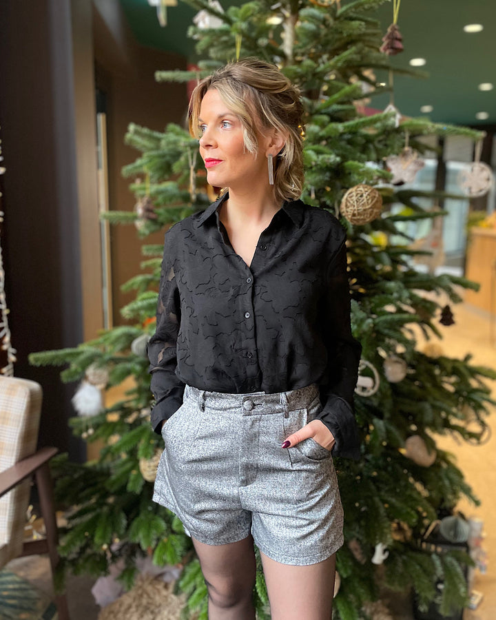 Short Amaris