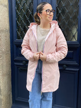 Charger l&#39;image dans la galerie, Imperméable réversible rose Laurie
