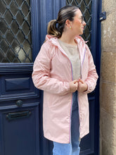 Charger l&#39;image dans la galerie, Imperméable réversible rose Laurie
