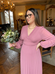 Robe Beth rose
