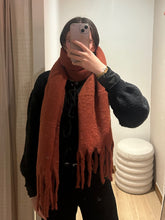 Charger l'image dans la galerie, Echarpe rouille
