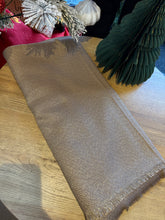 Charger l'image dans la galerie, Echarpe taupe et dorée
