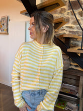 Charger l'image dans la galerie, Gilet rayé Vyla
