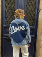 Charger l'image dans la galerie, Veste en jean LOVE
