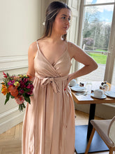 Charger l'image dans la galerie, Robe Selena beige
