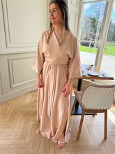Charger l'image dans la galerie, Robe Selena beige
