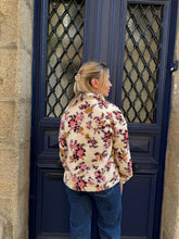 Charger l'image dans la galerie, Veste Polaire Beige Marceau – Col Montant Motif Fleuri |

