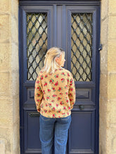 Charger l'image dans la galerie, Veste Polaire Fleurie Camel Armand – Coupe Droite Col Montant |
