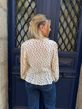 Charger l'image dans la galerie, Blouse à Pois Emeline – Décolleté V Manches Bouffantes Style Romantique |

