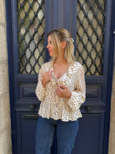 Charger l'image dans la galerie, Blouse à Pois Emeline – Décolleté V Manches Bouffantes Style Romantique |
