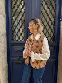 Veste Sans Manches Femme Bouclette Fleurie Youna– Coupe Droite Style Bohème | La Capsule d'Evy