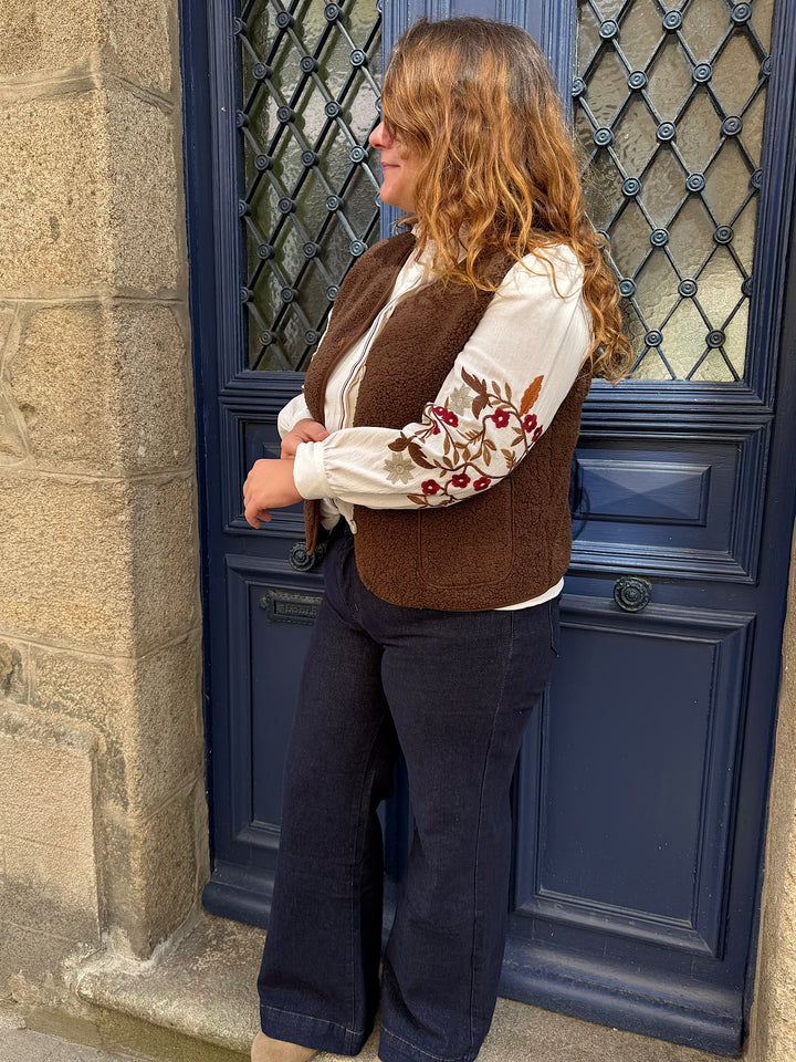 Veste Sans Manches Felipa – Bouclette Chocolat Bohème Chic