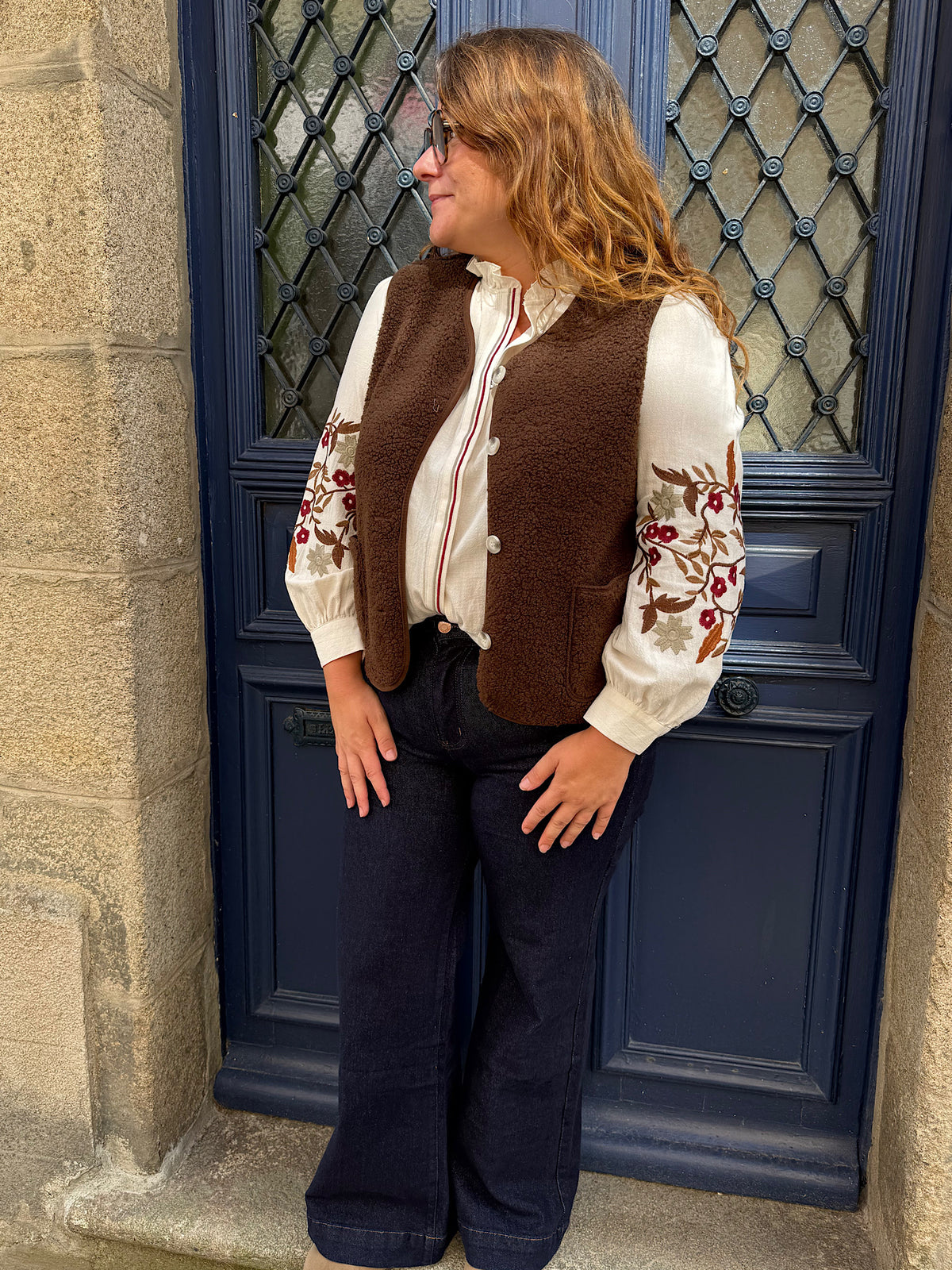 Veste Sans Manches Felipa – Bouclette Chocolat Bohème Chic