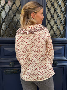 Blouse fleurie col claudine Valeria