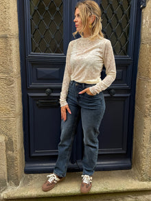 Jean Mom fit Brad