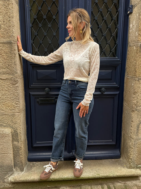 Jean Mom fit Brad