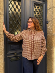 Blouse marron à carreaux Edith curvy