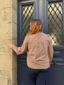 Blouse marron à carreaux Edith curvy
