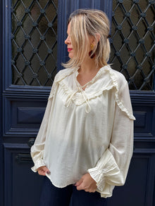 Blouse écrue à volants Pénélope