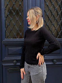 Pull noir ajouré louisa