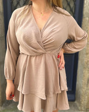 Charger l&#39;image dans la galerie, Robe taupe Abella
